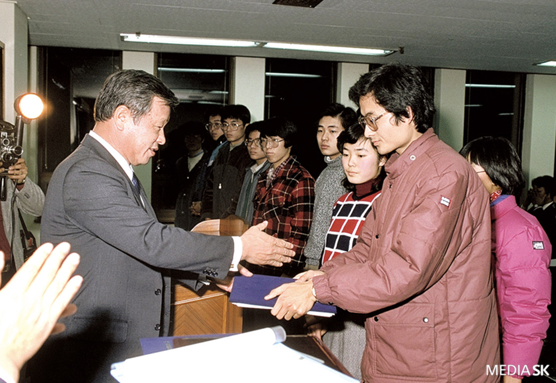 한국고등교육재단 설립해 해외유학 장학사업 지원(1974)